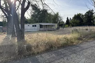 200 NW Oregon Ave, Irrigon, OR 97844 - Photo 2