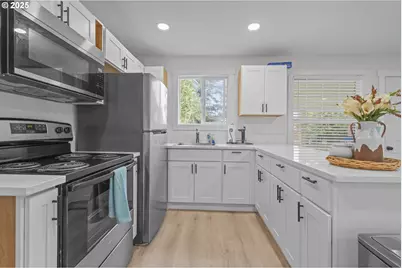 3432 NW Port Ct, Lincoln City, OR 97367 - Photo 10