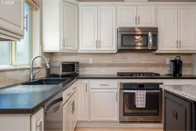 10862 SW Lisbon St, Wilsonville, OR 97070 - Photo 12