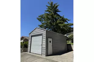 1601 Rhododendron Dr, Florence, OR 97439 - Photo 2