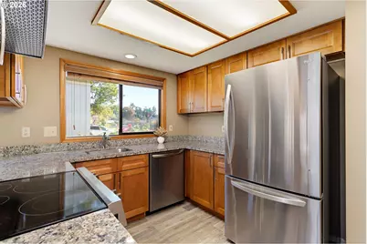 12641 SW Overgaard St, Portland, OR 97224 - Photo 8
