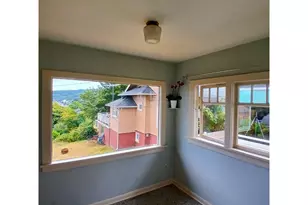 558 4th St, Astoria, OR 97103 - Photo 14