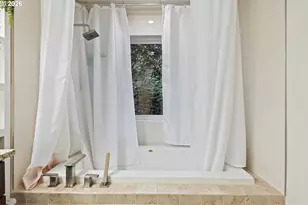 6415 SW Terwilliger Blvd, Portland, OR 97239 - Photo 16