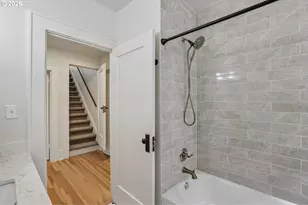 2423 NE 11th Ave, Portland, OR 97212 - Photo 16