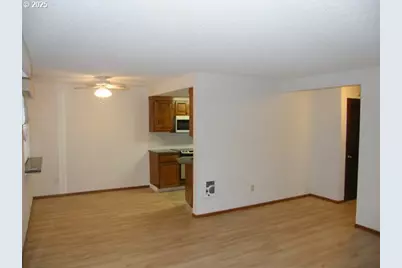 10955 SW Meadowbrook Dr #14, Portland, OR 97224 - Photo 6