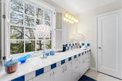 1250 SW Englewood Dr, Lake Oswego, OR 97034 - Photo 22