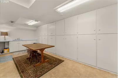 1250 SW Englewood Dr, Lake Oswego, OR 97034 - Photo 28