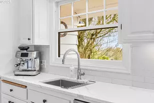 1250 SW Englewood Dr, Lake Oswego, OR 97034 - Photo 14