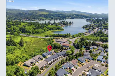 4678 NE Windward Pl, Lincoln City, OR 97367 - Photo 36