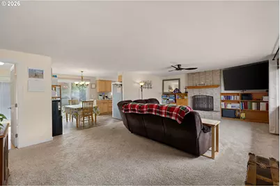 430 N 6th St, Harrisburg, OR 97446 - Photo 12