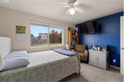 430 N 6th St, Harrisburg, OR 97446 - Photo 20