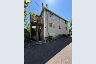 11722 SE Ankeny St, Portland, OR 97216 - Photo 2