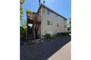 11722 SE Ankeny St, Portland, OR 97216 - Photo 2
