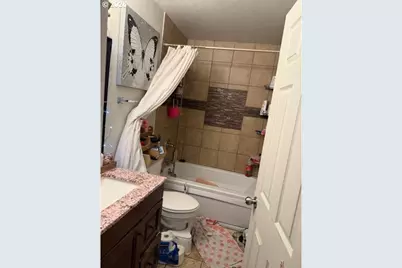 5235 NE 73rd Ave, Portland, OR 97218 - Photo 2