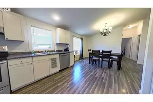 152 NE Scofield Ave, Roseburg, OR 97470 - Photo 18