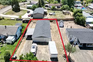 152 NE Scofield Ave, Roseburg, OR 97470 - Photo 4