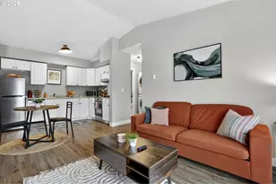 11044 SW Greenburg Rd, Portland, OR 97223 - Photo 6