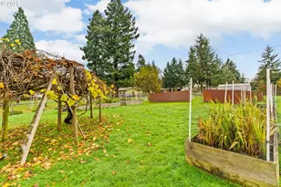 27862 Green Oaks Dr, Eugene, OR 97402 - Photo 36