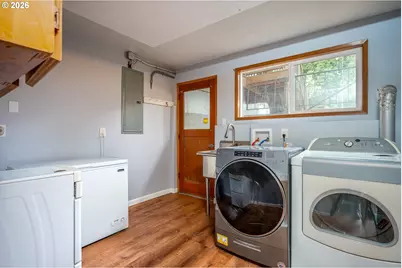 819 SE 136th Ave, Portland, OR 97233 - Photo 28