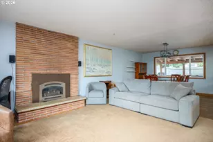 819 SE 136th Ave, Portland, OR 97233 - Photo 10