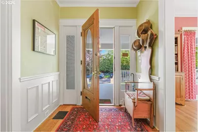 2233 SW 21st Ave, Portland, OR 97201 - Photo 4