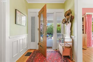 2233 SW 21st Ave, Portland, OR 97201 - Photo 4