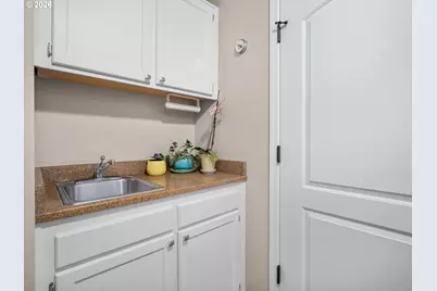 5040 SW Greenwood Cir, Tualatin, OR 97062 - Photo 6