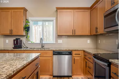 467 E Johnson St, Carlton, OR 97111 - Photo 10