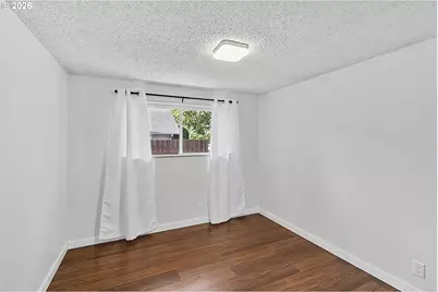 945 Madison St, Eugene, OR 97402 - Photo 8