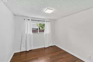 945 Madison St, Eugene, OR 97402 - Photo 8