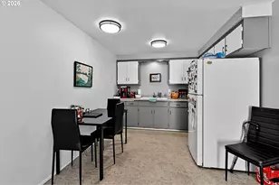 945 Madison St, Eugene, OR 97402 - Photo 14