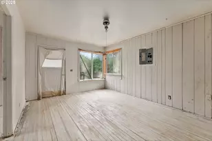 206 NE Laurel Ave, Myrtle Creek, OR 97457 - Photo 4