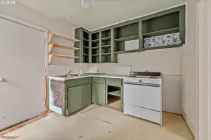 206 NE Laurel Ave, Myrtle Creek, OR 97457 - Photo 12