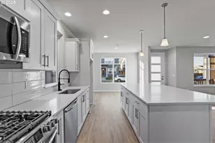 8254 SE Orion Ln, Hillsboro, OR 97123 - Photo 10