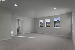 8254 SE Orion Ln, Hillsboro, OR 97123 - Photo 14