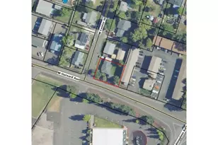 575 W Center St, Roseburg, OR 97471 - Photo 36