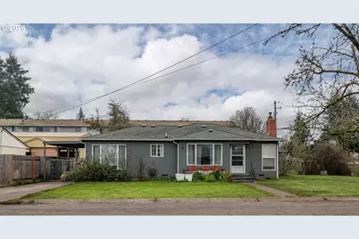 575 W Center St, Roseburg, OR 97471 - Photo 2