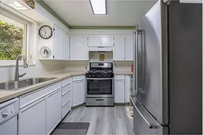 604 Woodruff Rd, Roseburg, OR 97471 - Photo 10