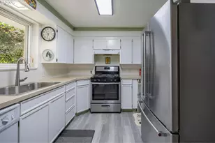 604 Woodruff Rd, Roseburg, OR 97471 - Photo 10