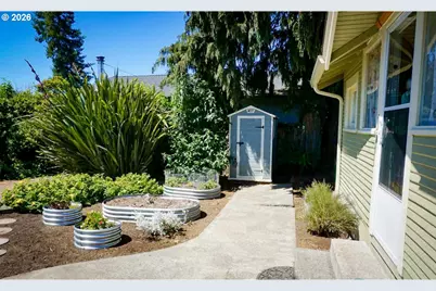 377 N Dean St, Coquille, OR 97423 - Photo 34