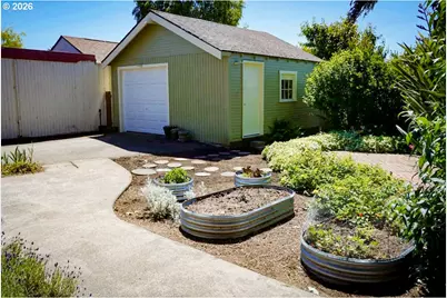 377 N Dean St, Coquille, OR 97423 - Photo 32