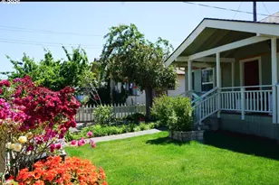 377 N Dean St, Coquille, OR 97423 - Photo 6