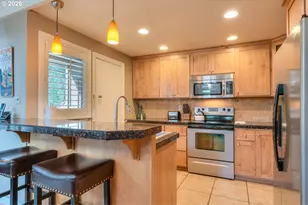 17636 Tennis Village Ct, Sunriver, OR 97707 - Photo 4