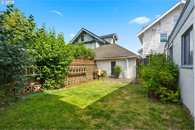 2003 NE Halsey St, Portland, OR 97232 - Photo 38