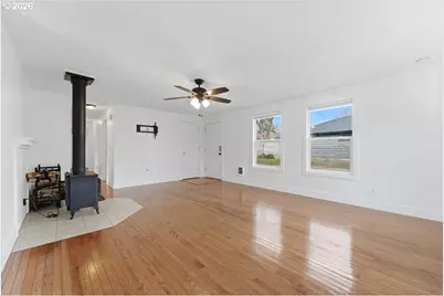 369 S 16th Ave, Cornelius, OR 97113 - Photo 16