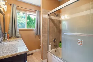 940 Johnson St, Woodburn, OR 97071 - Photo 16