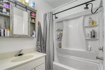 323 E Van Buren St, Athena, OR 97813 - Photo 16