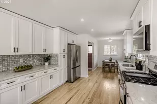 3235 NE Klickitat St, Portland, OR 97212 - Photo 6