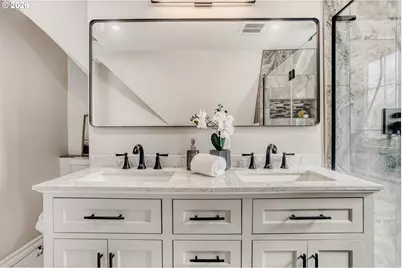 3235 NE Klickitat St, Portland, OR 97212 - Photo 16