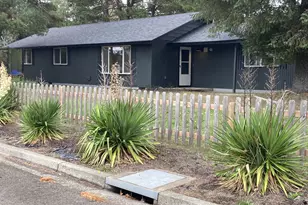 1925 Upas St, Florence, OR 97439 - Photo 2